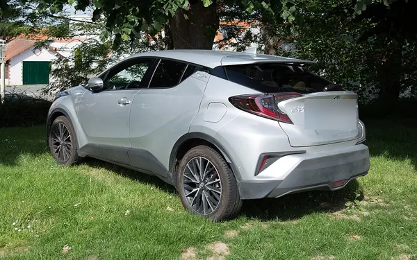 Photo: Toyota C-HR I